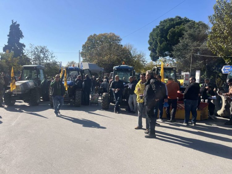 Αγανάκτηση και οργή αγροτών και κτηνοτρόφων – Προσανατολίζονται σε πανθεσσαλικό μπλόκο (ΕΙΚΟΝΕΣ – ΒΙΝΤΕΟ)