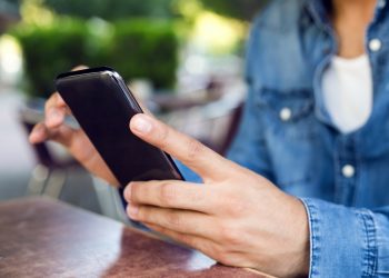 Τρικαλινοί και εν γένει Θεσσαλοί «βομβαρδίζονται» από περίεργα τηλεφωνήματα από Ολλανδία και Πολωνία