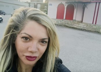 Η Πέπη Τσεσμελή επέστρεψε στον …τόπο του εγκλήματος στη Λάρισα: «Τα καλύτερα χρόνια της ζωής μου» – Το σκηνικό που περιέγραψε στο θρυλικό Φάληρο (ΕΙΚΟΝΕΣ)