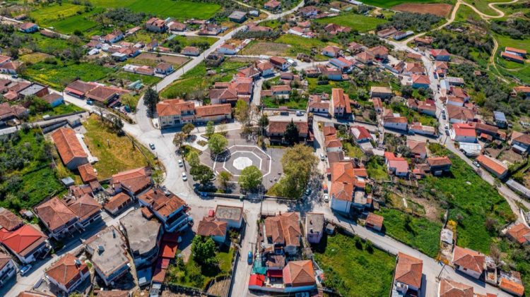 Το θεσσαλικό χωριό – ορόσημο μνήμης, που άλλαξε όνομα και επέστρεψε στο παλιό του (ΕΙΚΟΝΕΣ)