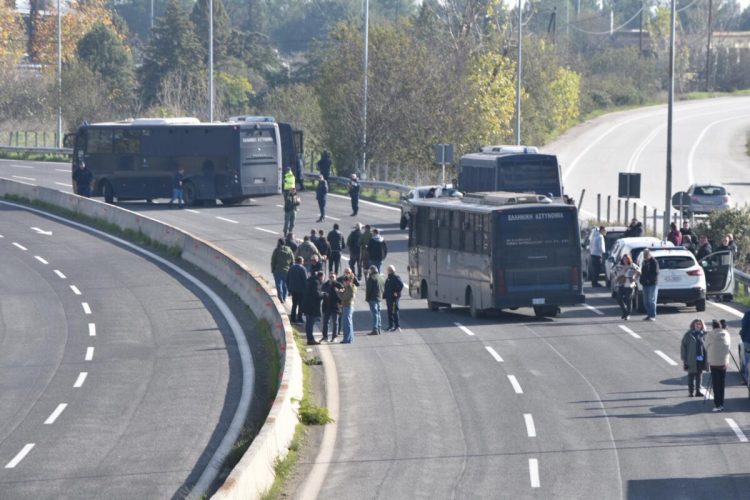 Θεσσαλία: Πού απαγορεύεται (προσωρινά) η κυκλοφορία λόγω αγροτικών κινητοποιήσεων – Κλειστός ο Ε65 – Ανακοίνωση από την ΓΕΠΑΔΘ