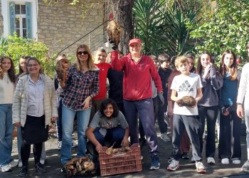 Ένα ζωντανό μάθημα στη Φύση – Το 4ο Γυμνάσιο στον κήπο του Δημήτρη Τουφεξίδη