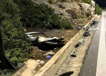 Τραγωδία στη Φθιώτιδα: Σκοτώθηκαν δύο φίλοι τα ξημερώματα σε φοβερό τροχαίο (ΕΙΚΟΝΕΣ)