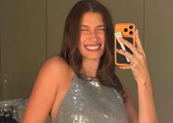 Vanilla cappuccino: Το νέο γαλλικό που έχει γίνει viral από την Hailey Bieber