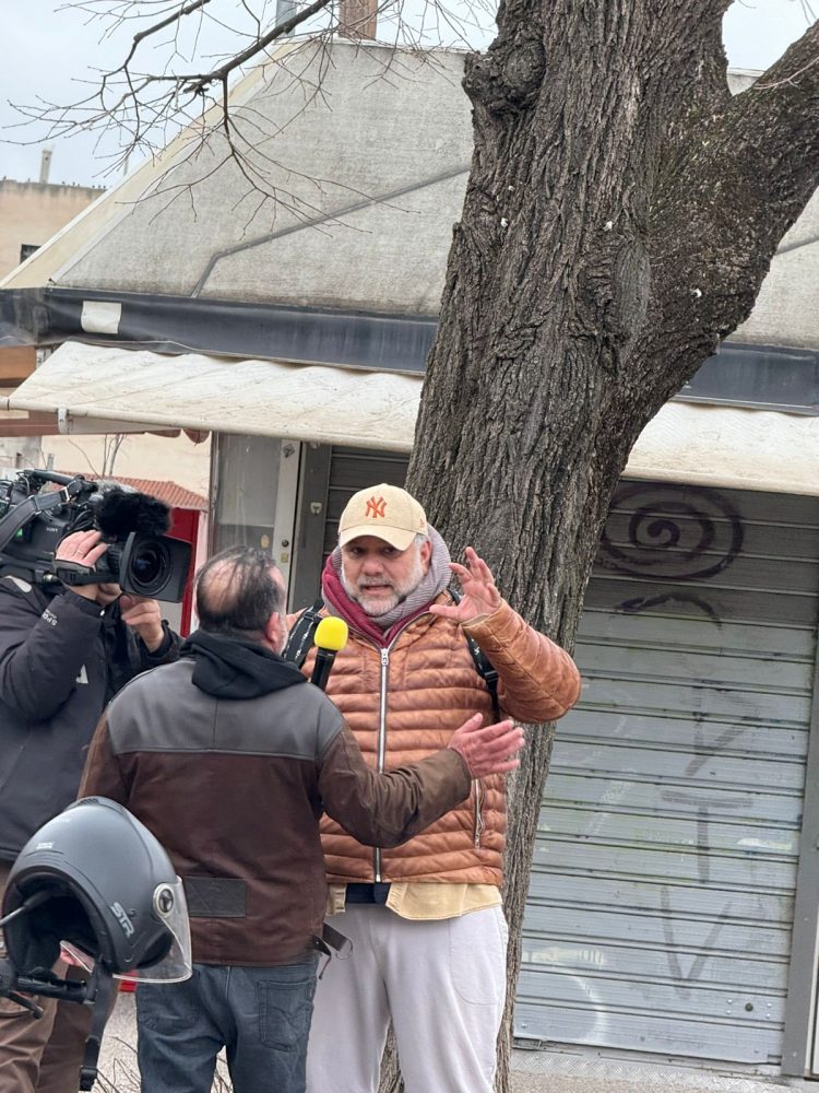 Τα Τρίκαλα και η Καλαμπάκα με την “τηλεοπτική ματιά” του Γρηγόρη Αρναούτογλου – Το «The Roadshow» έρχεται απόψε στις 9 μ.μ. στον ΑΝΤ1