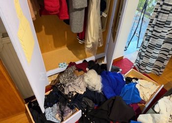 Άγνωστος ή άγνωστοι διέρρηξαν μεσημεριάτικα σπίτι σε κεντρικό σημείο της Καλαμπάκας – Άνω κάτω το σπίτι (ΕΙΚΟΝΕΣ)