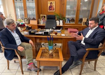 Στην Καλαμπάκα ο ευρωβουλευτής του ΣΥΡΙΖΑ Νίκος Φαραντούρης – Συναντήθηκε με τον δήμαρχο Μετεώρων Λευτέρη Αβραμόπουλο (ΕΙΚΟΝΕΣ)