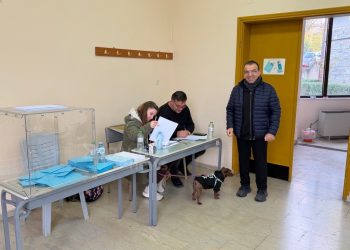 Σε εξέλιξη οι εσωκομματικές της Ν.Δ. στην Καλαμπάκα – Ομαλή η διαδικασία στο Εργατικό Κέντρο (ΕΙΚΟΝΕΣ)
