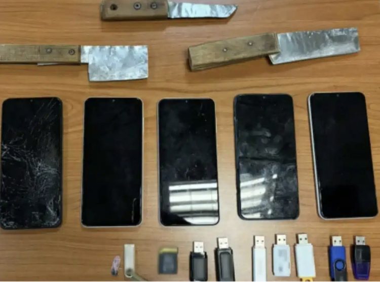 Αστυνομική επιχείρηση στις φυλακές Τρικάλων – Κατασχέθηκαν μαχαίρια, ναρκωτικά και κινητά