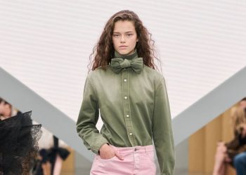 Χακί: Το neutral color της σύγχρονης μόδας & τα items που πρωταγωνιστούν