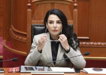 Αλβανία: Αποπέμθηκε η αντιπρόεδρος της κυβέρνησης – Αντιμετωπίζει κατηγορίες για διαφθορά