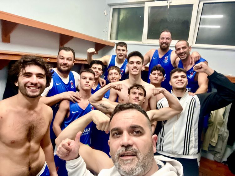 Η ΑΕΤ συνέχισε με νικηφόρο αποτέλεσμα στη Λάρισα