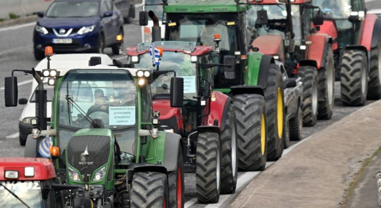 Μπλόκα την Κυριακή σε Νίκαια και Ε-65 από τους Θεσσαλούς αγρότες