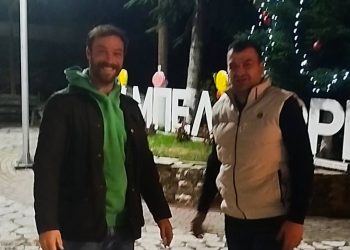 Λάμψη Χριστουγέννων στο Αμπελοχώρι – Φωταγωγήθηκε με επίσημο καλεσμένο τον γνωστό ηθοποιό Στέφανο Μιχαήλ (φωτό-βίντεο)