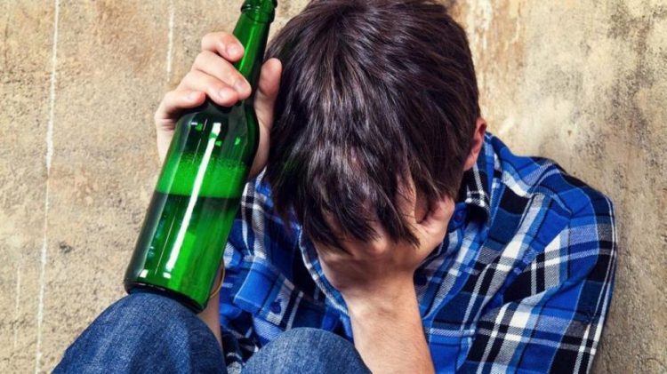 Καλαμπάκα: Υπάλληλος μίνι μάρκετ προμήθευσε ανήλικο με δύο φιάλες αλκοολούχου ποτού