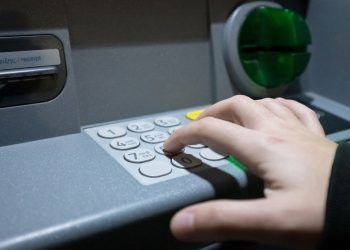 Νέα απάτη στα ΑΤΜ: Πώς μας αδειάζουν τους λογαριασμούς ακόμα και χωρίς κάρτα