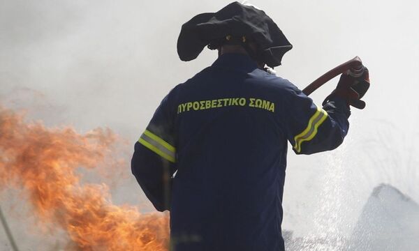 Μεγάλη λαχτάρα για φωτιά που ξέσπασε στην κουζίνα σε κεντρικό ξενοδοχείο του Πλαταμώνα – Δείτε φωτογραφίες