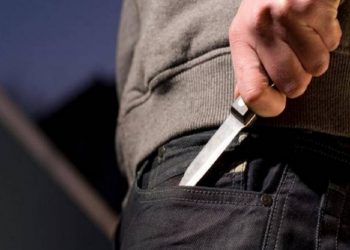 Πρωινιάτικα την απείλησαν με μαχαίρι για να της πάρουν 100 ευρώ