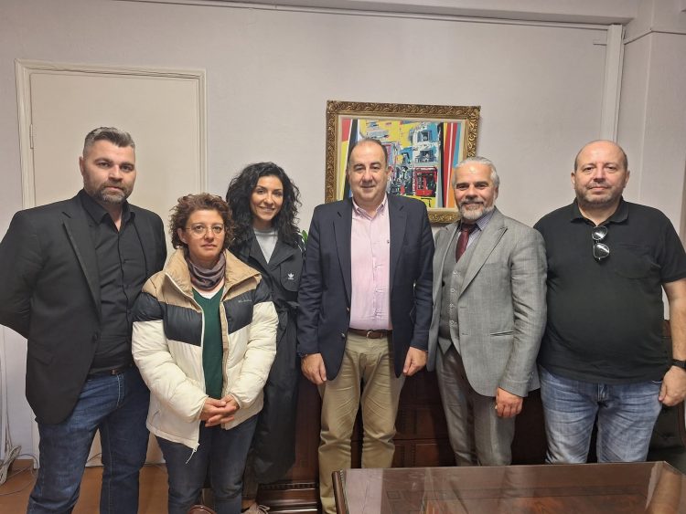 Με τον Αλέξανδρο Καπανιάρη συναντήθηκαν γονείς του Μουσικού Σχολείου