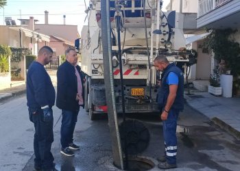 ΔΕΥΑΤ: Εντατικά και με πρόγραμμα ο καθαρισμός του δικτύου ομβρίων υδάτων – Σε ποιες περιοχές ολοκληρώθηκε