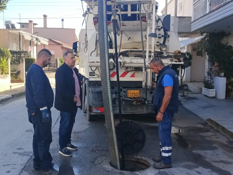 ΔΕΥΑΤ: Εντατικά και με πρόγραμμα ο καθαρισμός του δικτύου ομβρίων υδάτων – Σε ποιες περιοχές ολοκληρώθηκε