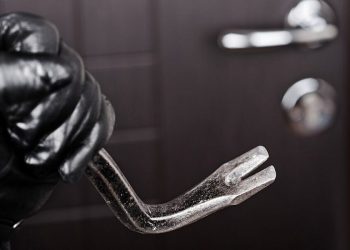 Διαρρήκτες “χτύπησαν” χρηματοκιβώτιο με 50.000 ευρώ