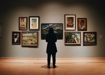 Πώς η επίσκεψη σε μια γκαλερί έργων τέχνης μπορεί να βελτιώσει την υγεία σας