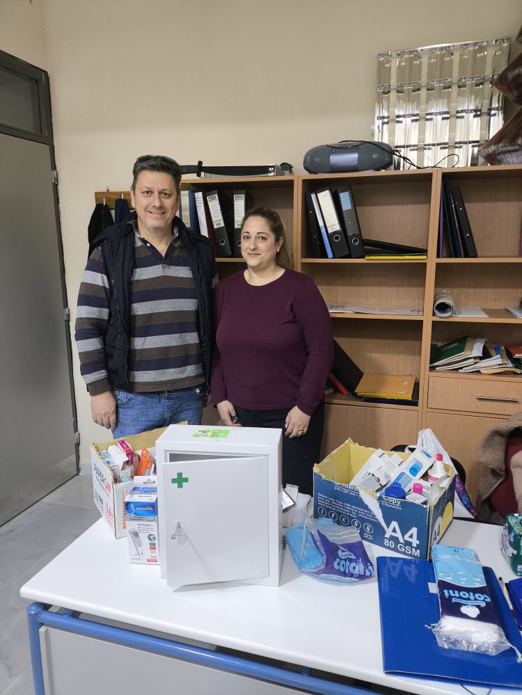 Δωρεά φαρμακευτικού υλικού στο Μουσικό Σχολείο Τρικάλων