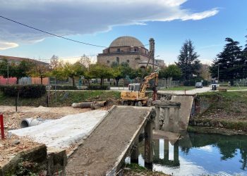 Τέλος για την πεζογέφυρα Αγίου Κωνσταντίνου στα Τρίκαλα – Αμεσα εργασίες για τη νέα γέφυρα