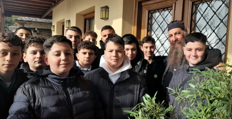 9ο Γυμνάσιο Τρικάλων: «Ιστορικοί περίπατοι στη Μονή Κορώνας, στη Λίμνη Πλαστήρα και στο Μεσενικόλα Καρδίτσας»
