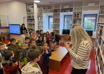 Βιβλιοθήκη Καλαμπάκας: Οι μικροί μαθητές του 4ου Νηπιαγωγείου Καλαμπάκας ανακαλύπτουν το κόσμο της Ρομποτικής