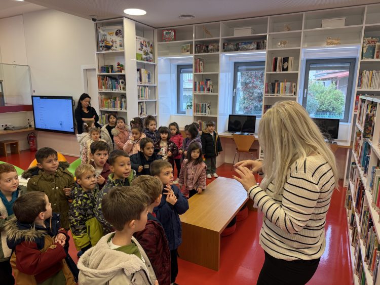 Βιβλιοθήκη Καλαμπάκας: Οι μικροί μαθητές του 4ου Νηπιαγωγείου Καλαμπάκας ανακαλύπτουν το κόσμο της Ρομποτικής