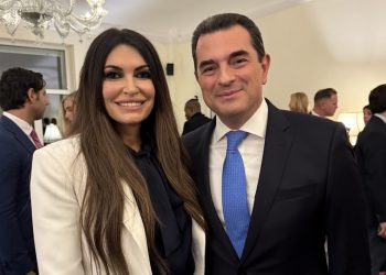 Mε την Kimberly Guilfoyle στην Πρεσβευτική κατοικία, ο Κώστας Σκρέκας