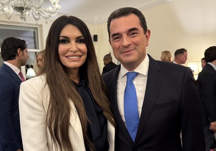 Mε την Kimberly Guilfoyle στην Πρεσβευτική κατοικία, ο Κώστας Σκρέκας