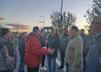Στο μπλόκο της Νίκαιας και στο πλευρό των αγροτών ο Δημήτρης Κουρέτας