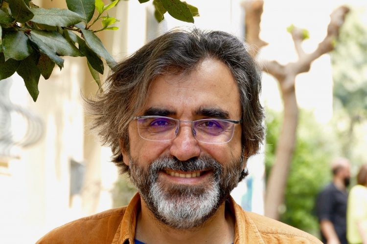 «Τα τέρματα του Αυγούστου»… από το Αρματωλικό στις αίθουσες προβολής | Συνέντευξη με τον σκηνοθέτη Δημήτρη Κουτσιαμπασάκο