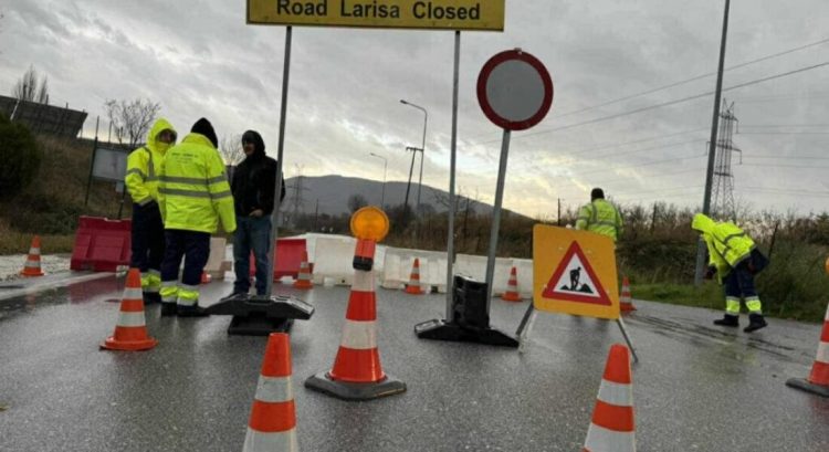 Κλειστή η Εθνική Οδός Κοζάνης – Λάρισας, λόγω κατολίσθησης