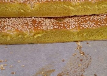 Λαγάνες με καλαμποκάλευρο και ζυμωτό αλεύρι