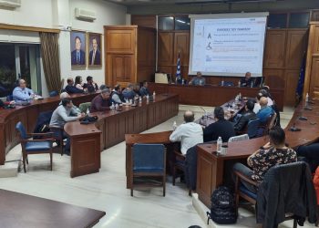 Σε διάλογο ασφαλιστικά θέματα των ένστολων