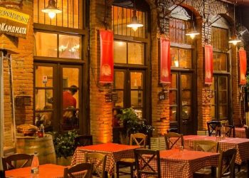 Μεζεδοκαμώματα: Γεύσεις που αφηγούνται ιστορίες στα Μανάβικα