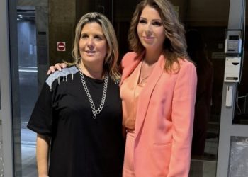 Πρώτη η Παπακώστα συγχαίρει τη Μάνη Γιαννοτάκη για την εκλογή της στην προεδρία της ΔΕΕΠ Τρικάλων