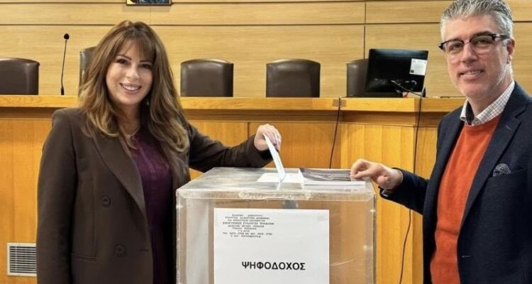 Στις κάλπες οι Τρικαλινοί δικηγόροι – Άσκησε το εκλογικό δικαίωμα η Κατερίνα Παπακώστα