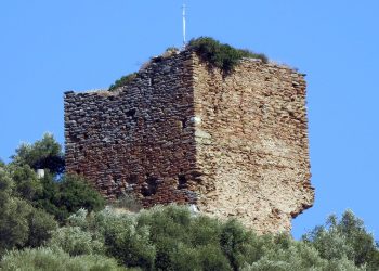 Κάστρο Πτελεού: Η εγκατάλειψη κυριαρχεί… (ΒΙΝΤΕΟ)