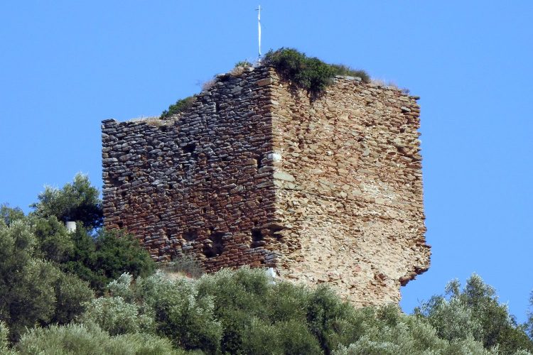 Κάστρο Πτελεού: Η εγκατάλειψη κυριαρχεί… (ΒΙΝΤΕΟ)