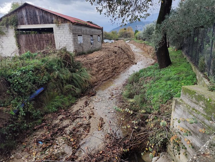 Ολοκληρώθηκαν κρίσιμες παρεμβάσεις στο ρέμα της Κορασίτσας μετά από χρόνια για την αντιπλημμυρική προστασία της Καλαμπάκας