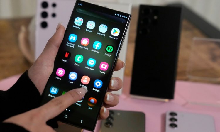 Το κουμπί ενεργοποίησης στα κινητά Samsung αποκτά νέα λειτουργία