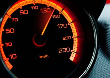 Με πόσα έτρεχε ο άνθρωπος που πήρε την πρώτη κλήση για υπερβολική ταχύτητα