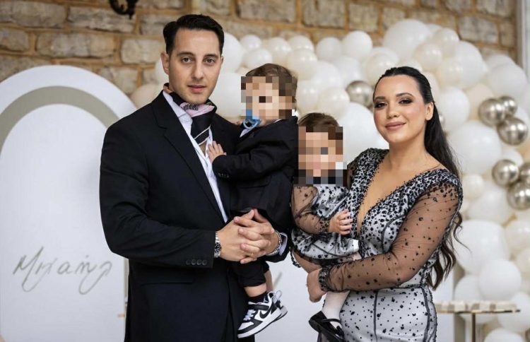 Μια αξέχαστη ημέρα για τον Θωμά Μερτσιώτη και τη Λυδία Παναγιώτου – Η βάφτιση των δίδυμων παιδιών τους