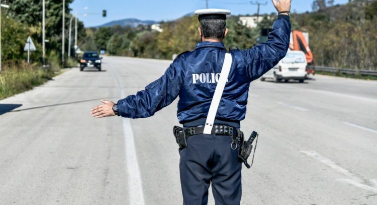 Συνελήφθη περιφερειακός σύμβουλος διότι οδηγούσε (υπηρεσιακό) όχημα ενω του είχε αφαιρεθεί το δίπλωμα