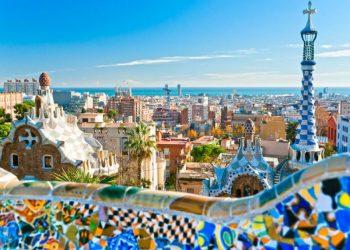 Ελληνόφωνος ζητείται στη Βαρκελώνη – Μισθός 21.000€ και δωρεάν διαμονή